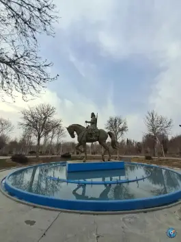 عکس مجسمه میرزا کوچک خان جنگلی، ناژوان، اصفهان 6