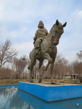 عکس مجسمه میرزا کوچک خان جنگلی، ناژوان، اصفهان 9