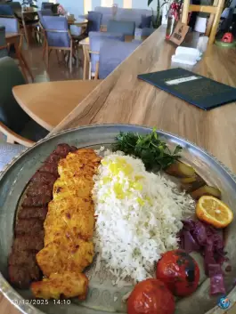 عکس کافه رستوران چرب و چیلی سنقر 7