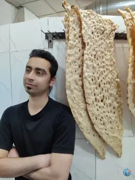 نانوایی سنگکی در محله گوهر کرج