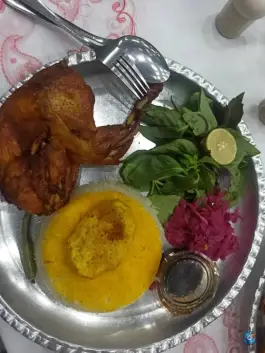 عکس رستوران گل سرخ، محله چقا، شیراز 3