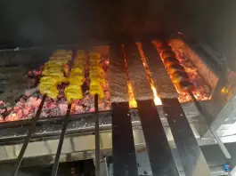 کبابی بناب، مولوی، صحنه