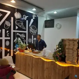 عکس فست فود پیتزا ژین، بلوار سروناز، شیراز 2