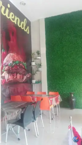 عکس فست فود فرندز، محله دنا، شیراز 4