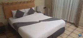 عکس عمارت هفت دری، محله شاهچراغ، شیراز 2
