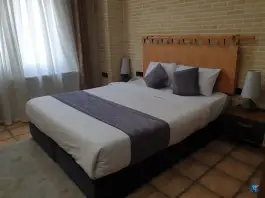 عکس عمارت هفت دری، محله شاهچراغ، شیراز 7