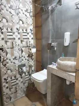 عکس عمارت هفت دری، محله شاهچراغ، شیراز 10