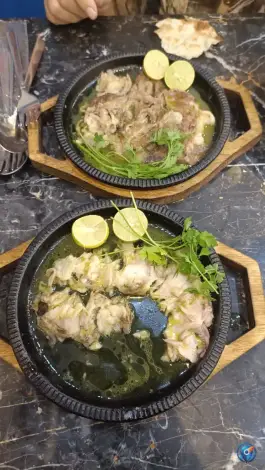 عکس طباخی سفید بره در محله عامل مشهد 8