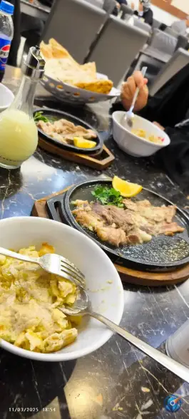 عکس طباخی سفید بره در محله عامل مشهد 9