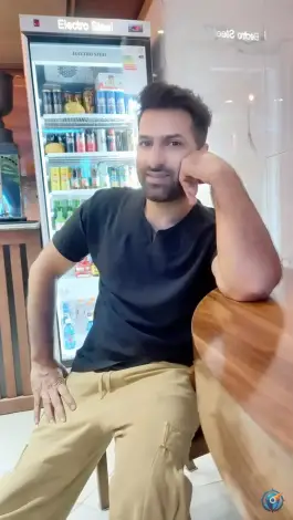 کافه مافه، تقی خسروبیگی، قم