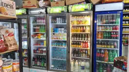 عکس سوپرمارکت شب؛ محله هزارجریب اصفهان 3