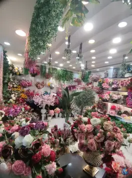 عکس گل مصنوعی ابریشم (راستگو)؛ محله باجک، قم 5