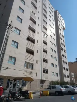 عکس برج آسمان، باغ کرباسی، قم 3