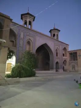 مسجد مشیرالملک، سنگ سیاه، شیراز