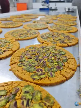 عکس سوهان و گز محمدجواد، محله بکایی، قم 5
