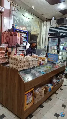 عکس سوپر لبنیات ارک، باغ اشرافی قم 2