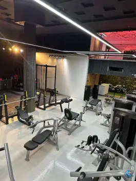 عکس باشگاه ورزشی بانوان بارمان، محله کاج، تهران 2