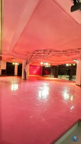 عکس باشگاه ورزشی بانوان بارمان، محله کاج، تهران 9