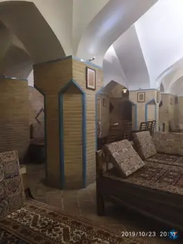 عکس سفره خانه و چایخانه سنتی حاج داداش، محله بازار زنجان 3