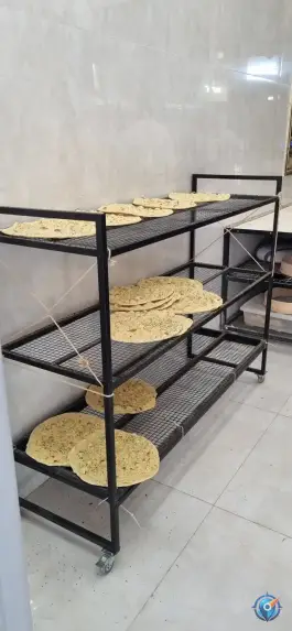 عکس نانوایی لواش رژیمی آزادپز؛ میدان هندویان، قم 2