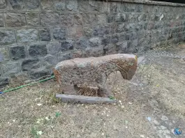 عمارت امیر ارشد، خاروانا، ورزقان