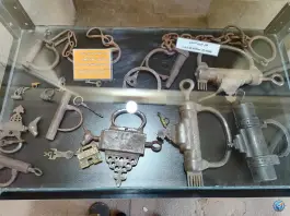 عکس موزه سکه و اشیاء تاریخی دلگشا، نارنجستان، شیراز 6