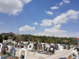 عکس آرامستان باغ رضوان میدان جنت اصفهان 2