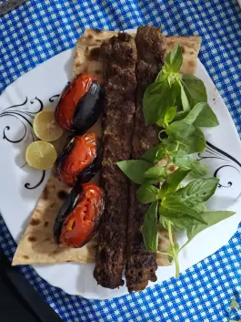 عکس کبابی آقا جون، محله اسلام، ساوه 3