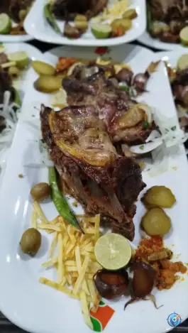 عکس رستوران فرهنگیان، محله حسین آباد، کاشمر 4