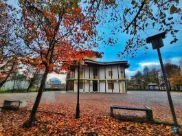 عکس عمارت کلاه فرنگی، لامپ سازی، رشت 9