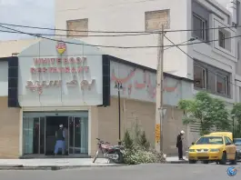 رستوران بوف سپید، مولوی عبدالعزیز، زاهدان