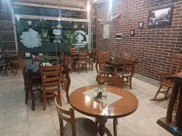 پیتزا اسنک طلایی، ولیعصر، نائین