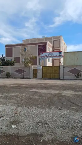 دبیرستان شبانه روزی و نمونه دولتی امام خمینی اقبالیه تاکستان