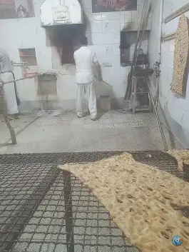 عکس نانوایی سنگک رمضانی، محله کلهری، قم 3