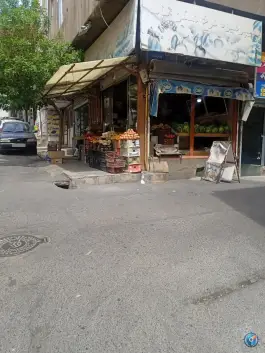 هایپر میوه قائم، کلاک پائین، کرج