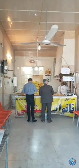 عکس نانوایی سنگکی مهر، محله بنیاد، قم 2