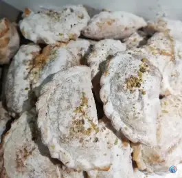 عکس خشکه پزی و شیرینی شاه حمزه، لبچال، قم 2