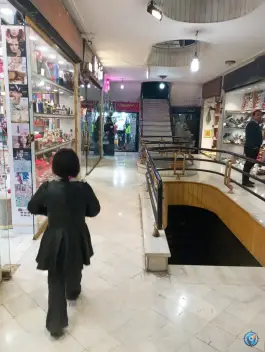 عکس مجتمع تجاری زمرد، محله صفائیه، قم 2
