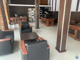 کافی نت چکاوک، هفت تیر «حاج زینل»، قم