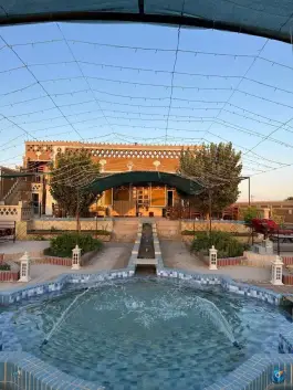 عکس عمارت شب نشین، نعمت آباد، ابرکوه 1