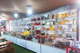 عکس کافه کتاب جوی آب سعدی، محله نیستان، شیراز 3