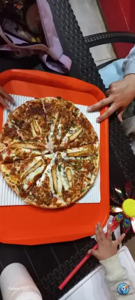 عکس پیتزا شب بلوار مطهری رامسر 4