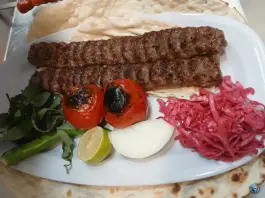 عکس نان داغ کباب داغ فاخر، شهرک وحیدیه، زنجان 4