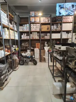 عکس قهوه سیسیل، محله تیران، اصفهان 5