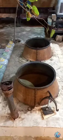 عکس گلاب و عرقیجات ناب زرین در محله علی قلی آقا اصفهان 2