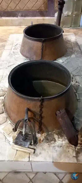 عکس گلاب و عرقیجات ناب زرین در محله علی قلی آقا اصفهان 3