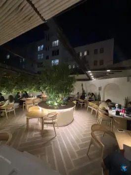 کافه و رستوران دیلا، محله فردوس، تهران