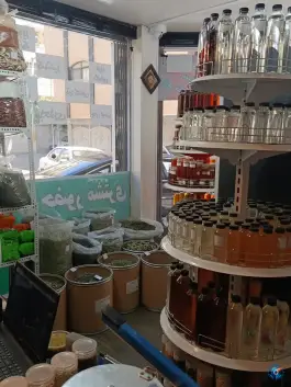 عکس آسیاب انواع ادویه در حضور مشتری، باغ نگار، اصفهان 8