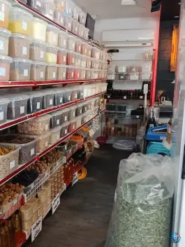 عکس آسیاب انواع ادویه در حضور مشتری، باغ نگار، اصفهان 9