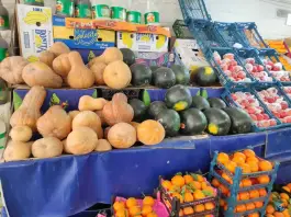 عکس میوه و تره بار سیب سبز، رجایی شهر، کرج 3